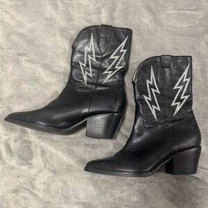 STRIKING BACK COWBOY BOOTS